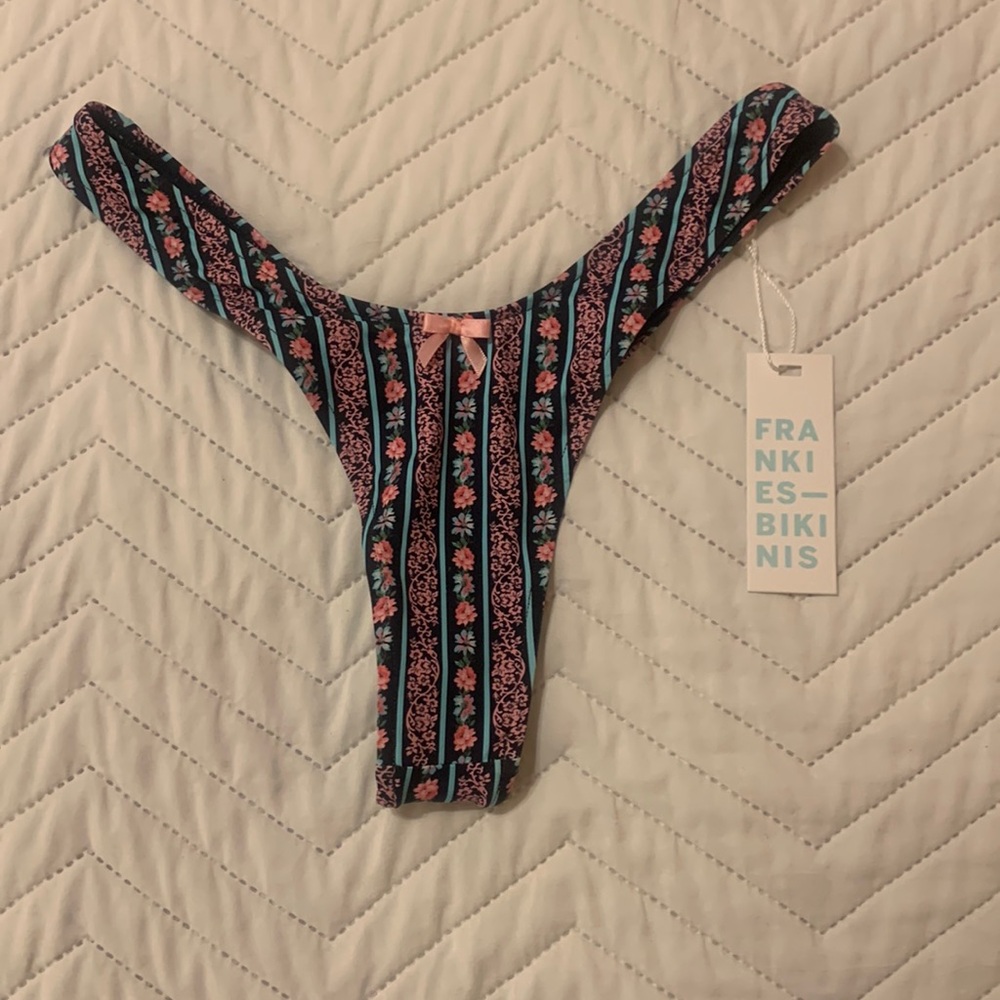 Frankie’s bikinis bottoms